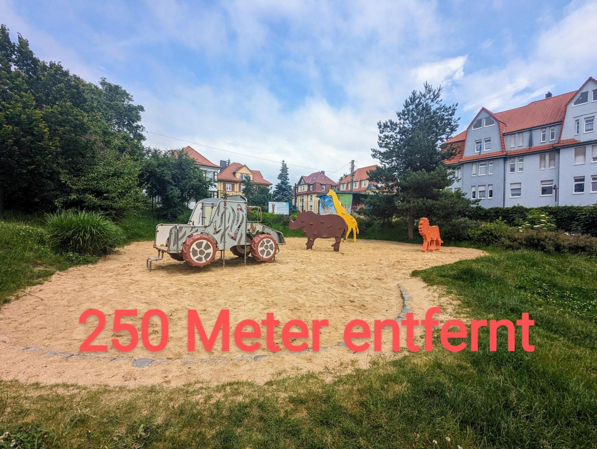 Fewo Urban Gotha-Apartment Friedenstein- Am Schlosspark- Parken An Der Der Tuer- Barrierefrei, 900 Meter Zum Bahnhof - Wallbox Exterior photo