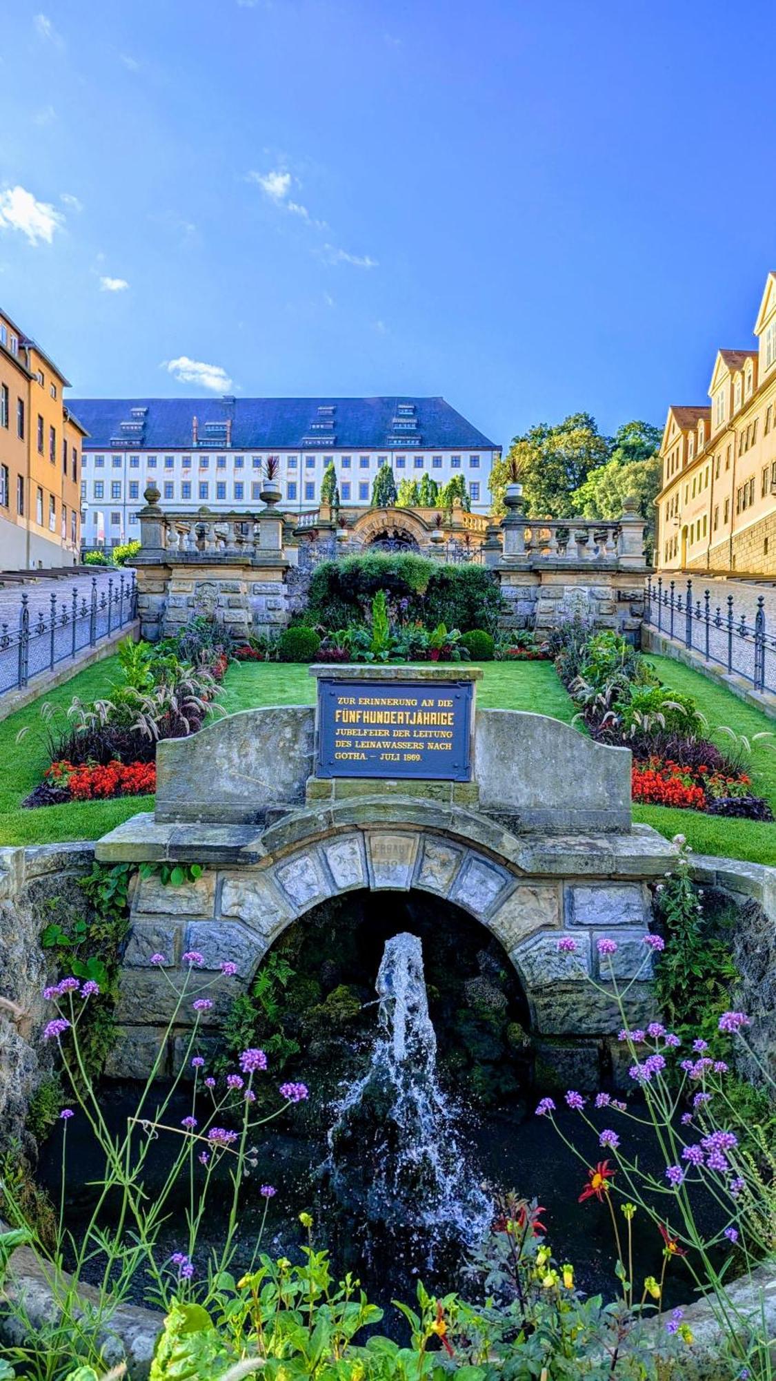 Fewo Urban Gotha-Apartment Friedenstein- Am Schlosspark- Parken An Der Der Tuer- Barrierefrei, 900 Meter Zum Bahnhof - Wallbox Exterior photo